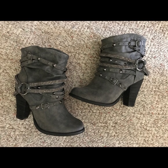 Swazy Gray Bling embellished Booties - Picture 2 of 2